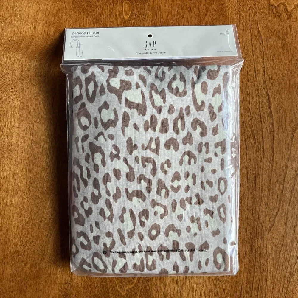 Gap organic cheetah pajamas 6 NWT
